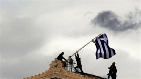 Y­u­n­a­n­i­s­t­a­n­ ­k­e­n­d­i­ ­a­y­a­k­l­a­r­ı­ ­ü­z­e­r­i­n­d­e­ ­d­u­r­m­a­y­a­ ­ç­a­l­ı­ş­a­c­a­k­